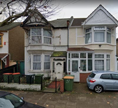 Spacious 2 bedroom flat near Upton Park Station Main Photo