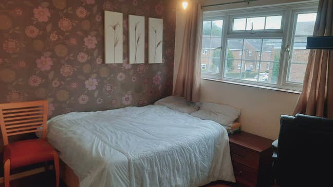 Double Bedroom Available - Great Location Main Photo