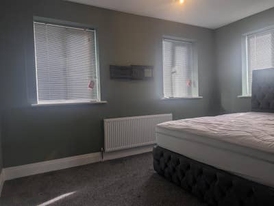 Double Room - Wigmore - Luton Airport - LU2 Main Photo