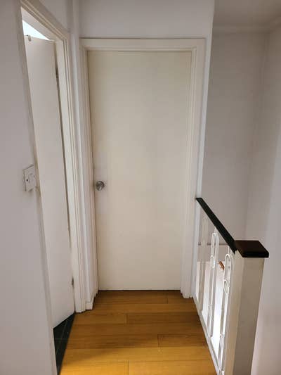 One Single Room. Split Level Flat. Northolt. Main Photo