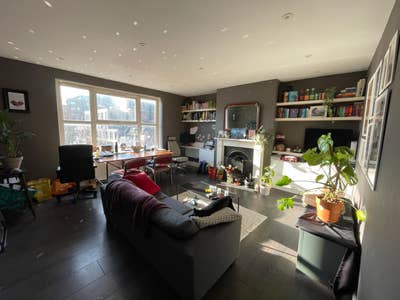 Lovely double room in bright and warm flat (BandC) Main Photo