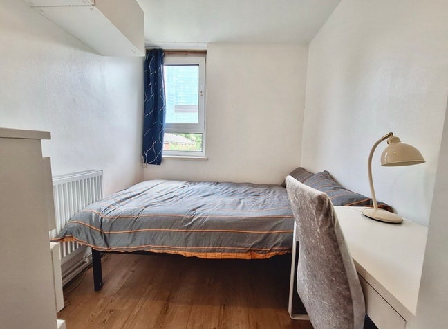 Lovely room just a short walk from canary wharf.  Main Photo