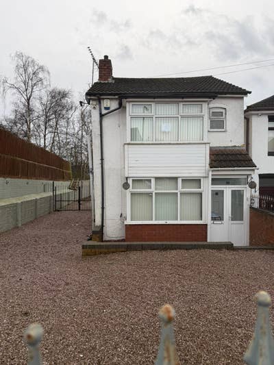 🏡 Beautiful 3-Bedroom Furnished House for Rent! Main Photo