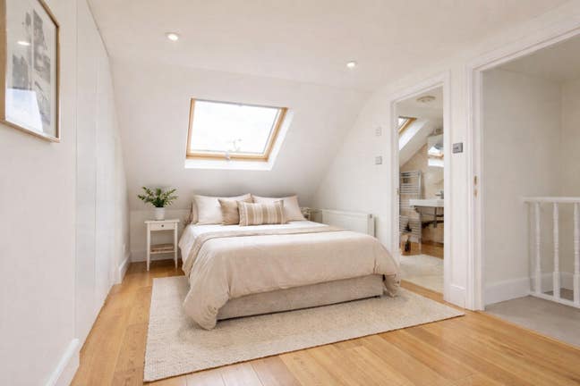 Beautiful Ensuit with a Juliete Balcony in Sw Ldn Main Photo