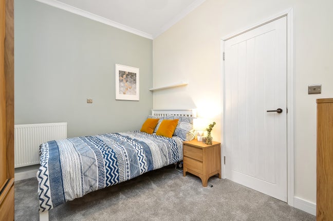 Two Doubles in great shared house  Main Photo