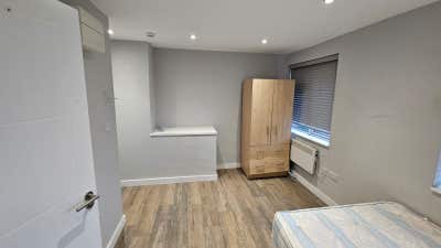 Room in a Shared House, Chetwode Road, KT20 Main Photo