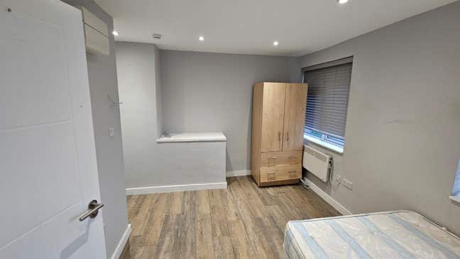 Room in a Shared House, Chetwode Road, KT20 Main Photo