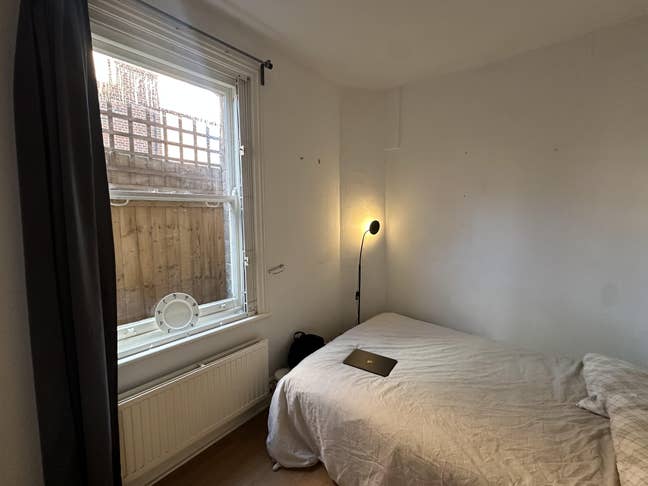 Brixton Double Room – 5 min walk to Victoria Line Main Photo