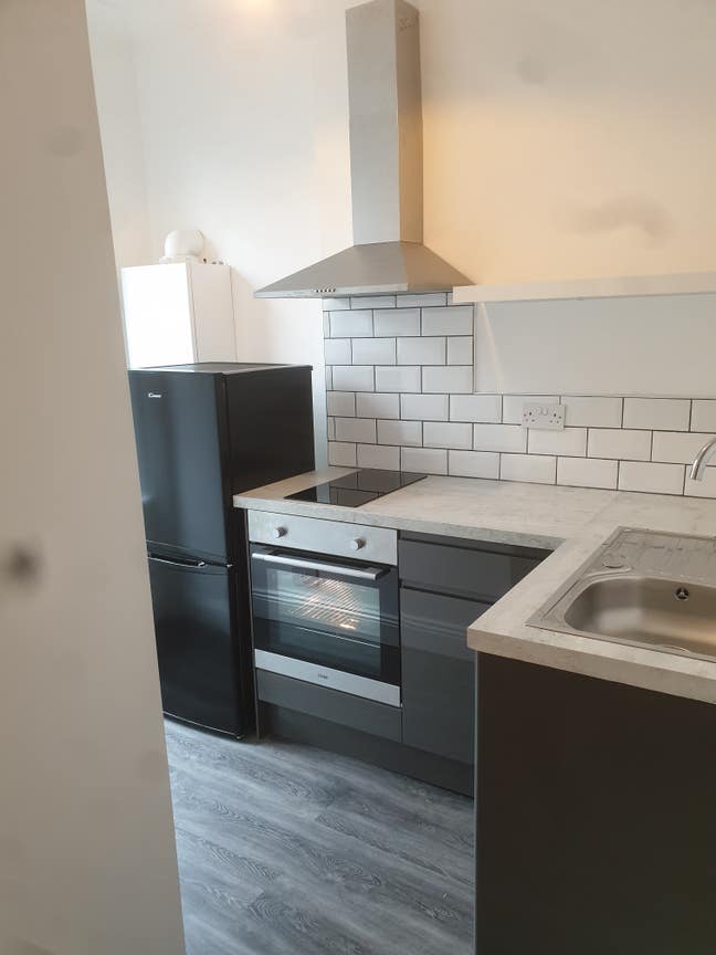 Studio Flat in Detached House off Smithdown Road Main Photo