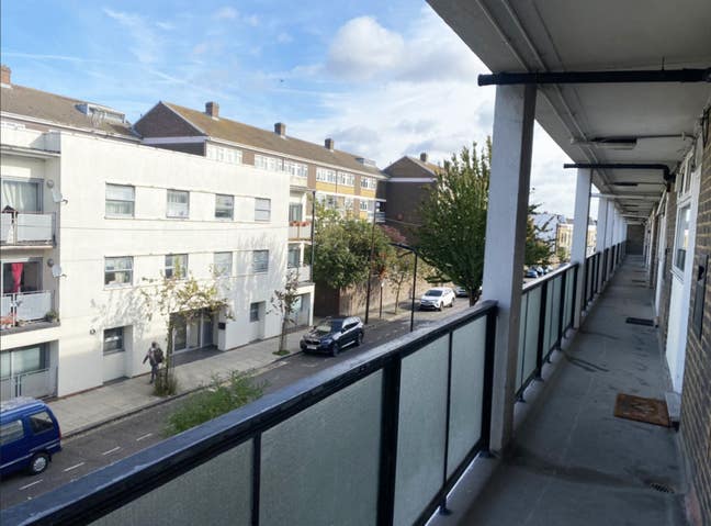 2 Doubles next to Homerton Hosptial Main Photo