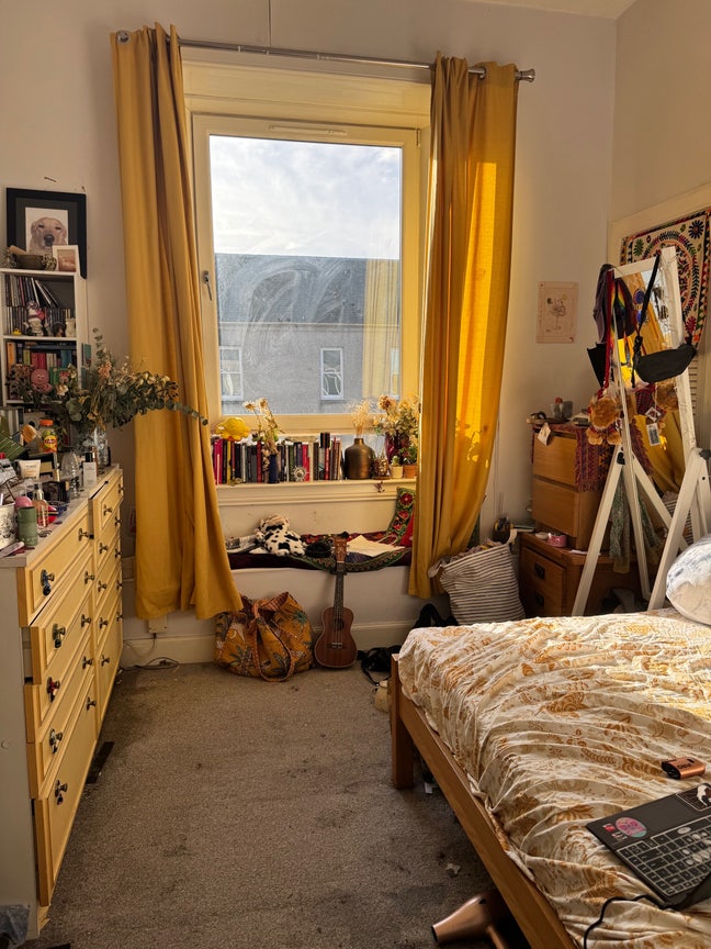 1 Bedroom in a centrally located 2-Bed Flat Main Photo