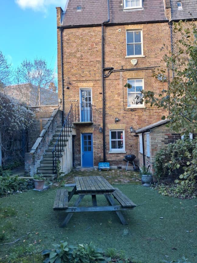 **Rent 556, Deposit 556, Bills Around 110 a Month* Main Photo