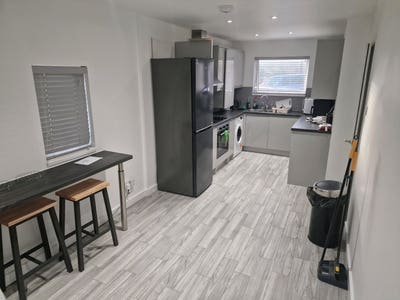  Double Ensuite Room - All Bills Included Main Photo