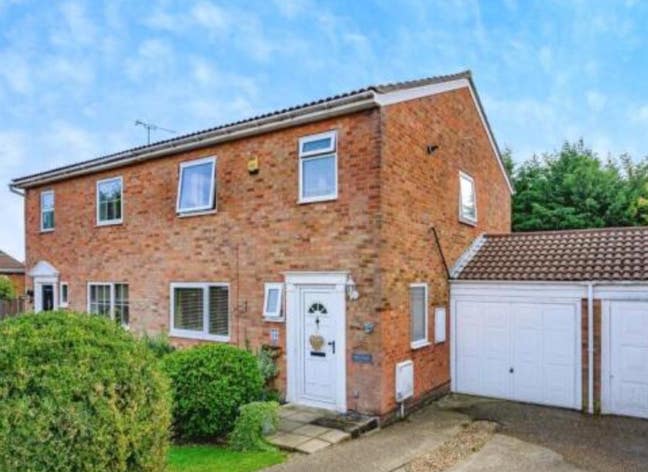 Double Room - Wigmore - Luton Airport - LU2 Main Photo