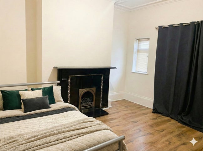 Large Double room near northern general hospital  Main Photo