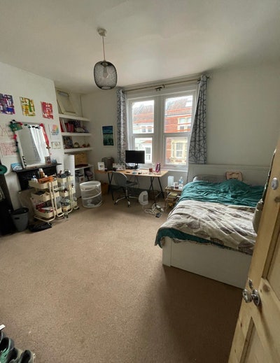 Large Master Bedroom - Windmill Hill  Main Photo