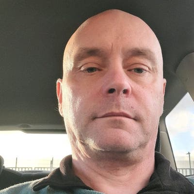 Mature Professional Male Looking for Peaceful Room Main Photo