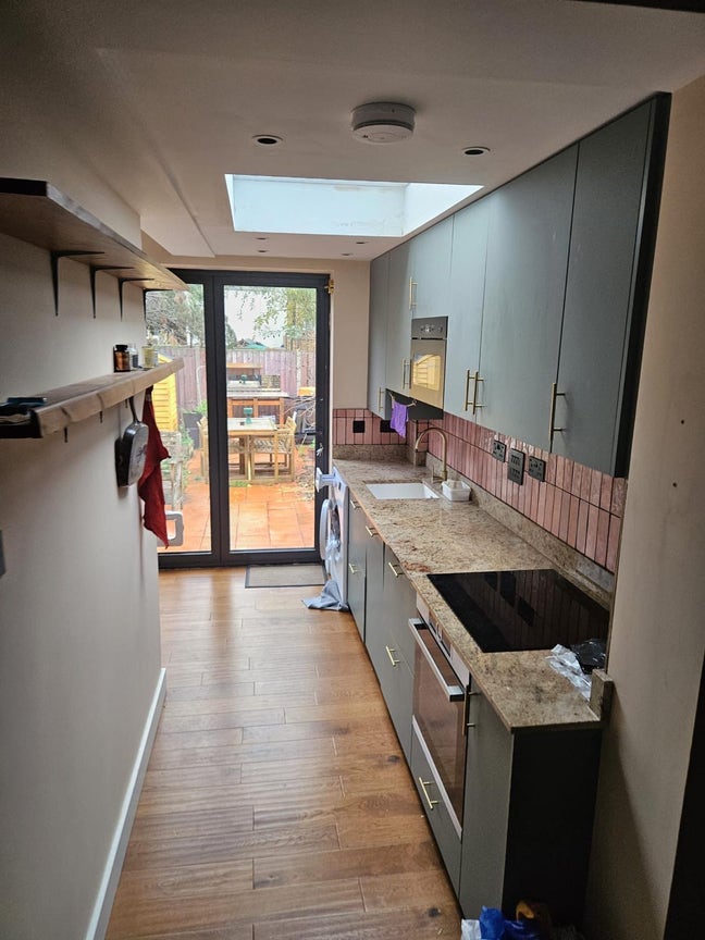 Bright and lovely bedroom available in Noel Park! Main Photo