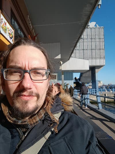 Looking for a room in a share house Main Photo