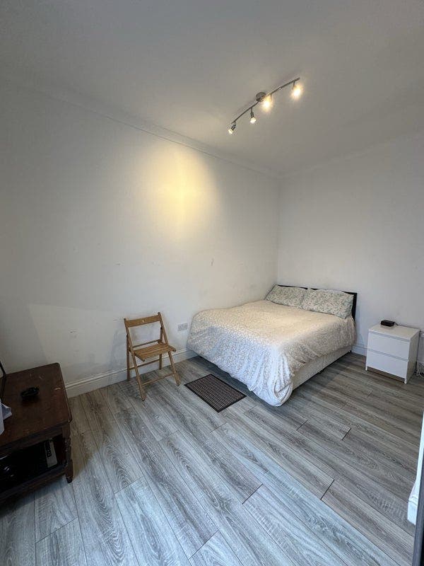 ✨ Self-Contained Esuite Room | Ensuite | Main Photo