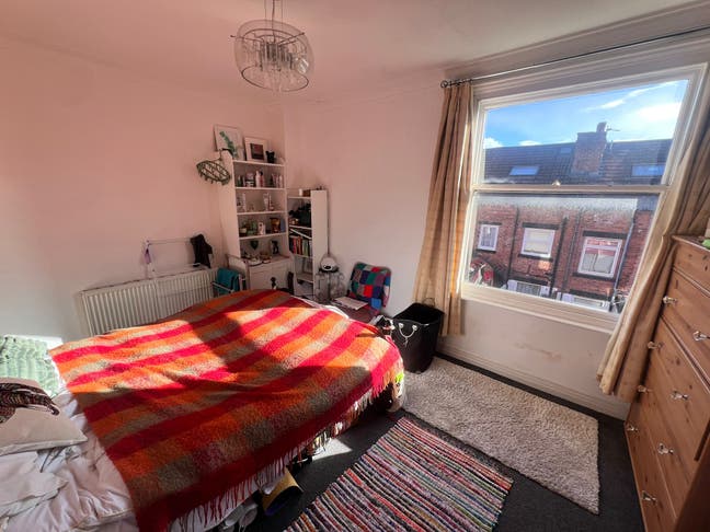 Double Room in Heart of Chapel Allerton Main Photo