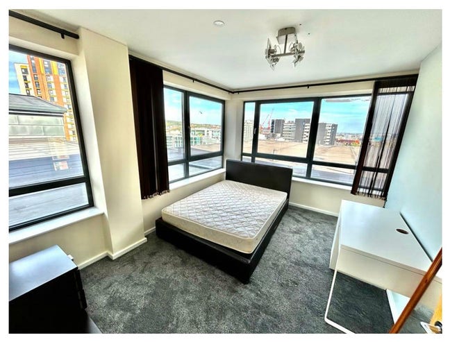 Tenancy takeover, S1 Main Photo