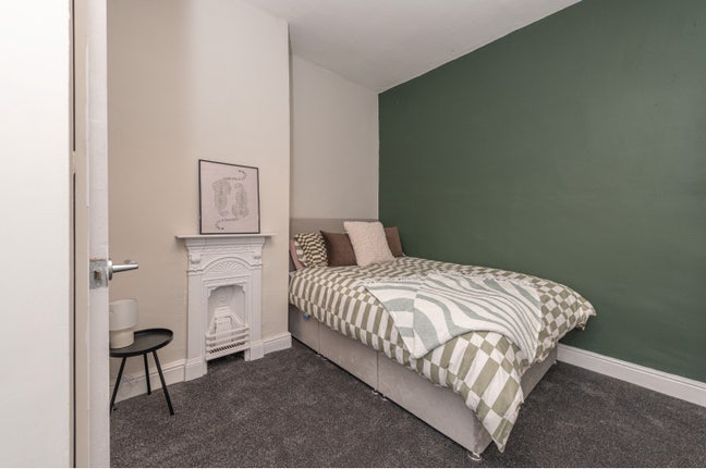 New 4 bed house in Wortley  Main Photo