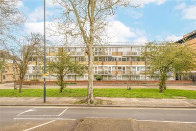3 bed in Yates Court, Cricklewood / Willesden  Main Photo