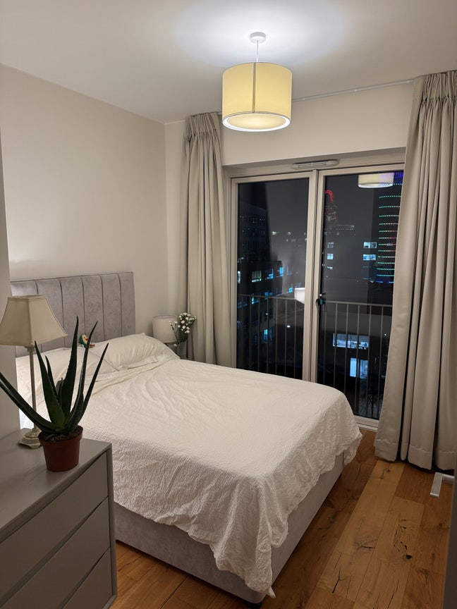 Double Room in 3-Bed Flat in Stratford  Main Photo