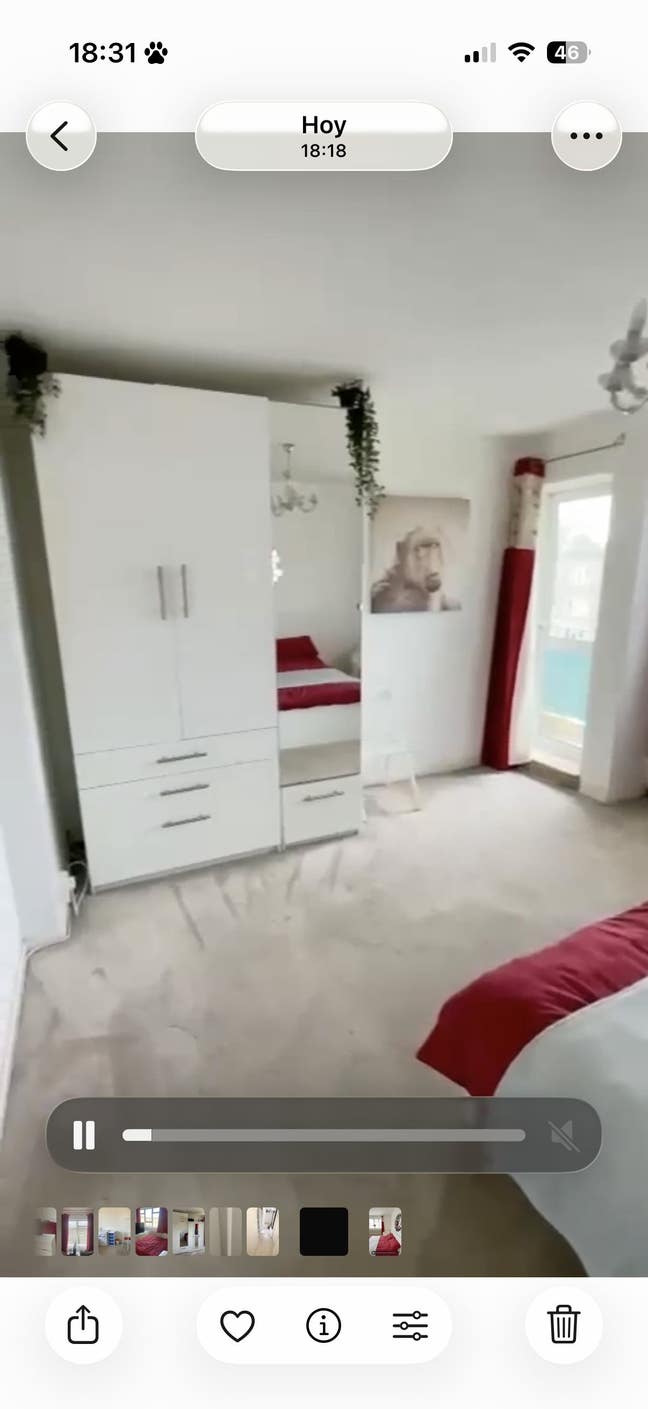 Modern room  Main Photo