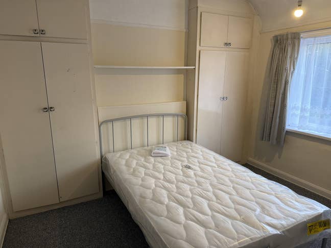 Double Room / Single Occupancy / East Acton Main Photo