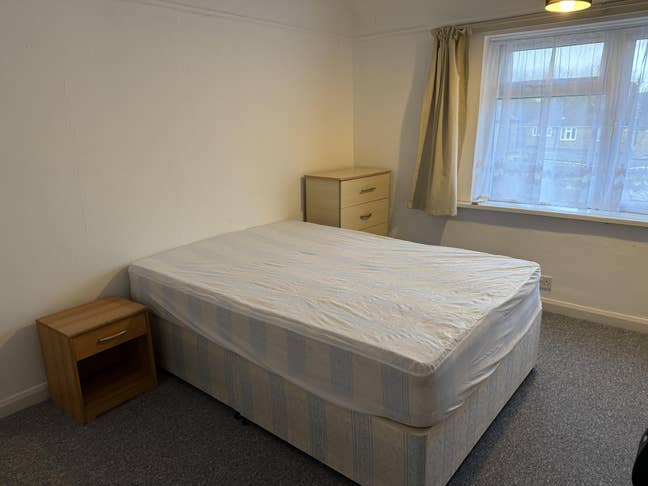 Double Room / Single Occupancy / East Acton Main Photo