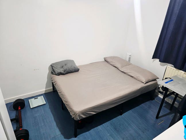 Double furnished room available in Abbeywood. Main Photo