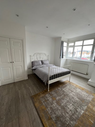 En-suite double room  Main Photo