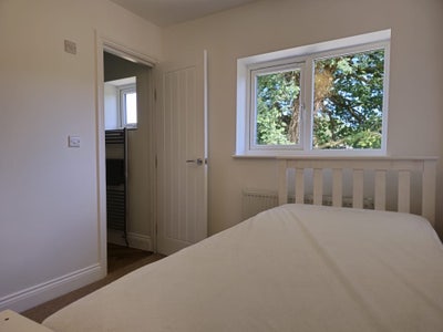  Room with en-suite Forest Row Main Photo