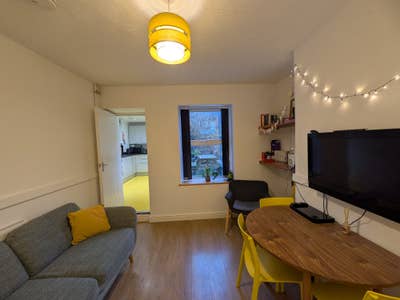 2 Double bedrooms to Rent Main Photo