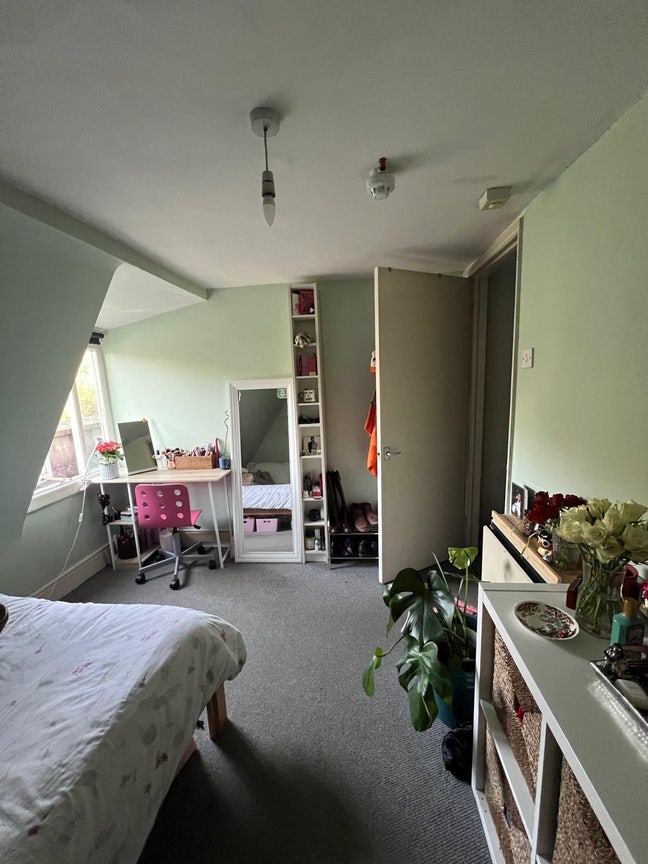 Room in hotwells  Main Photo