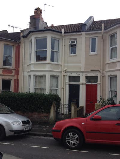 Double Bedroom in Professional Houseshare Main Photo