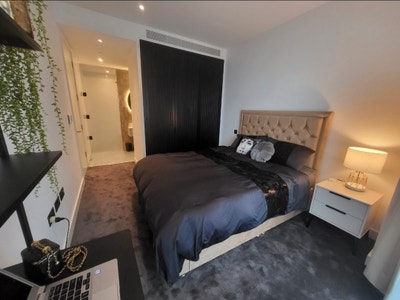 Master Bedroom with En-Suite in Embassy Gardens Main Photo