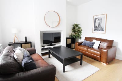 Spacious Double Bedroom – All Bills Included Main Photo