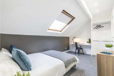 Modern Student House Double Room  Main Photo