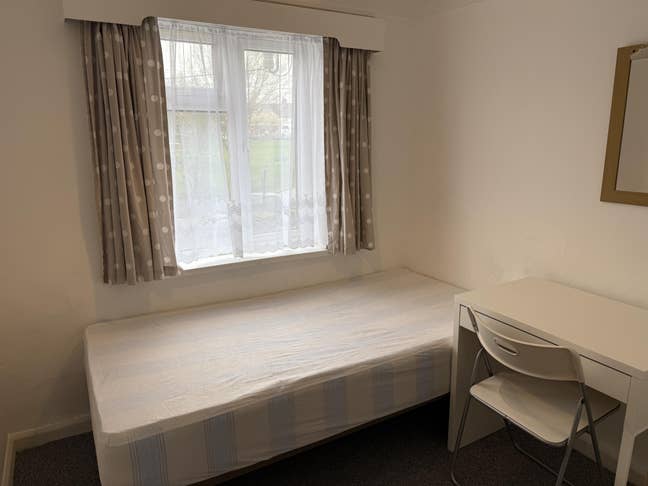 Single Room / East Acton Main Photo