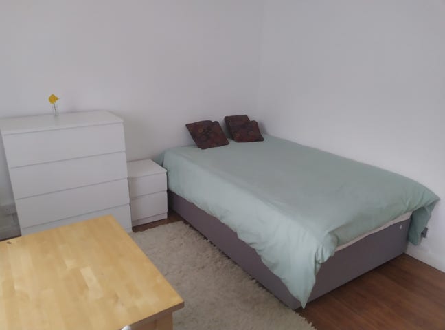 Quiet double room in Chiswick, Turham Green Main Photo