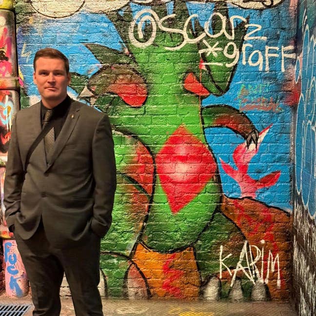 Professional looking for comfortable budget room Main Photo