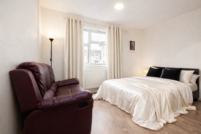 Stunning Room in a Shared Flat - E1 🏠 Shadwel Main Photo