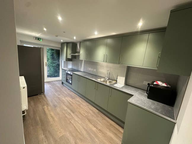 Newly Refurbished Ensuite Rooms In Heelands Main Photo