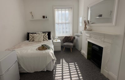 Well Presented Double Room - All Bills Included Main Photo