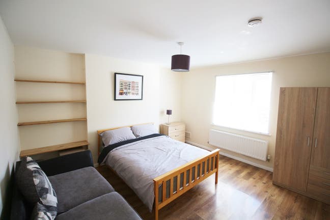 ✨Bright Double ROOM ✨ 🏠Fully Furnished – Move-in r Main Photo