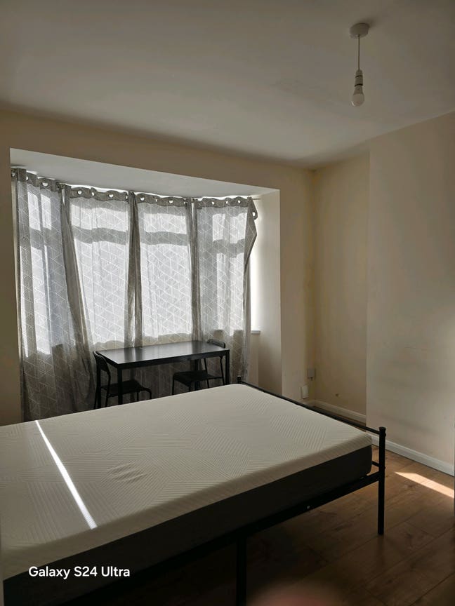 Large double room  Main Photo