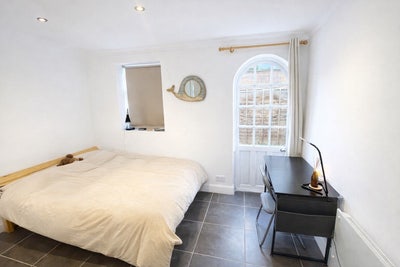 Large Bright Double Room with Garden in Fulham  Main Photo